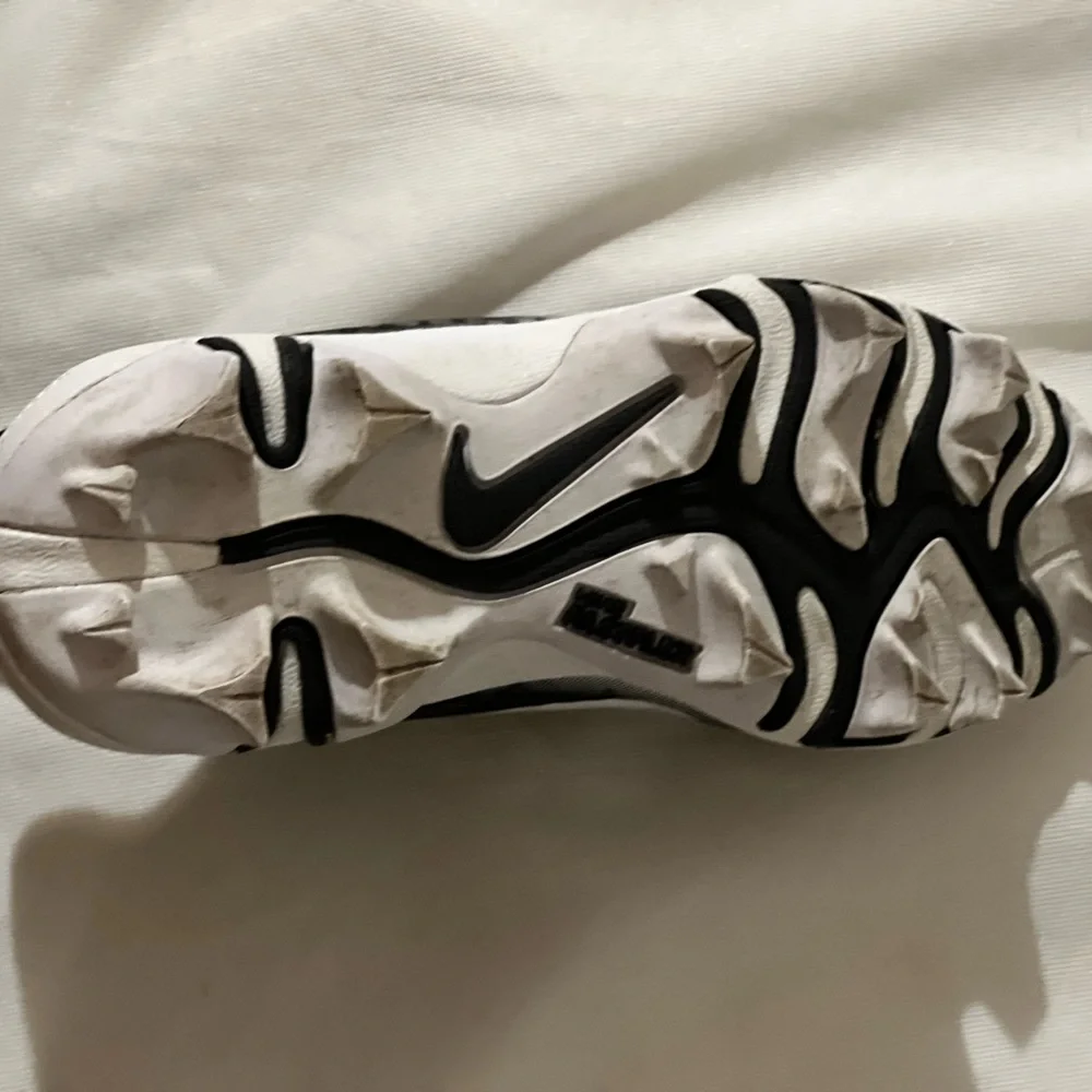 Kids Nike Vapor Baseball cleats, size 12C - Picture 2 of 6